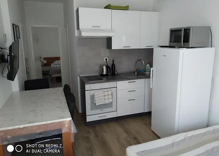 By The Sea - Perna, Peljesac - 4544 *