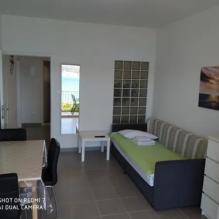 By The Sea - Perna, Peljesac - 4544 *